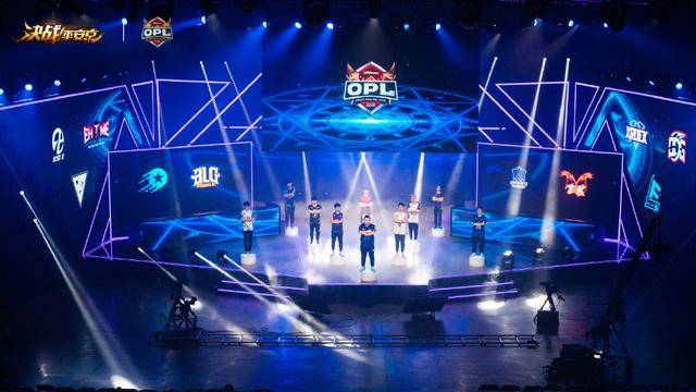 江南体育平台- 多特蒙德主场灯光秀升级，打造极致观赛视觉盛宴