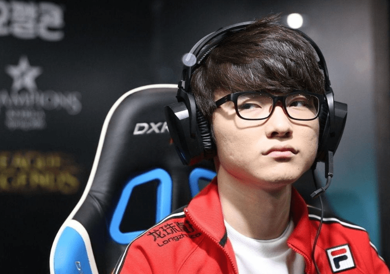 江南体育- 汉堡俱乐部开设电竞分部，职业选手与球员跨界对决  